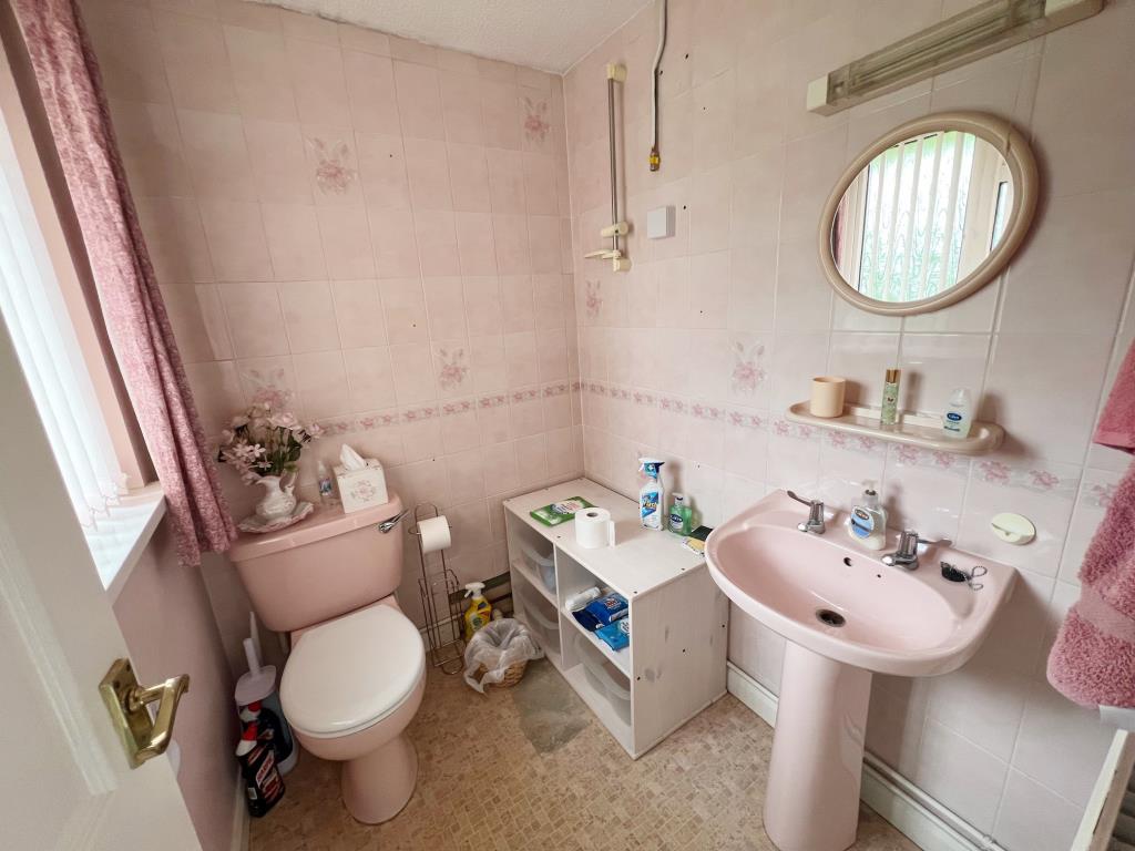Lot: 116 - END-TERRACE HOUSE WITH DEVELOPMENT POTENTIAL - Wash hand basin with w.c. space for shower currently removed